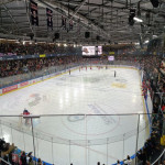 Immersion dans un match de Hockey sur glace.